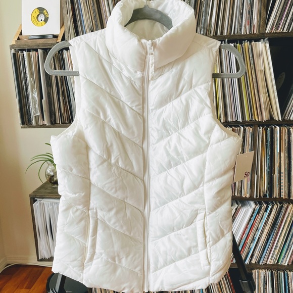 NWT SO PUFFER VEST S - Picture 2 of 6